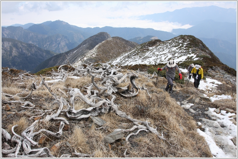 2012-03-06 11-31-07雪山主峰到了.JPG